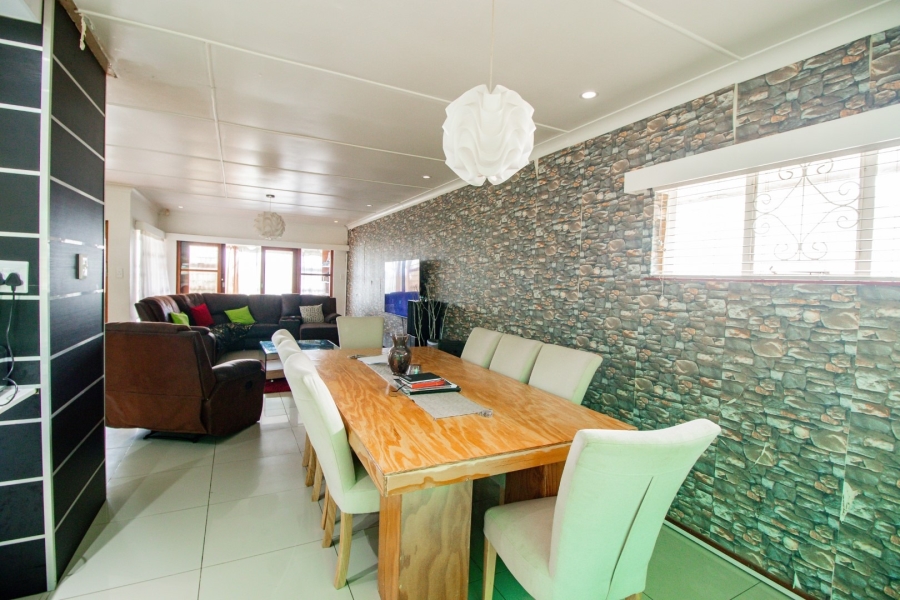 3 Bedroom Property for Sale in Sunnyridge Eastern Cape